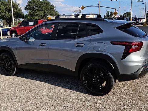 Used 2025 Chevrolet Trax ACTIV FWD image 5
