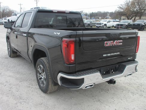 New 2026 GMC Sierra 1500 SLT w/ SLT Convenience Package image 8