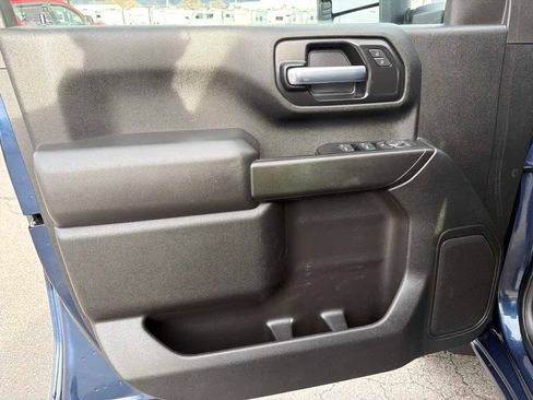 Used 2021 Chevrolet Silverado 2500 Custom w/ Custom Convenience Package image 11