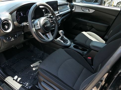 Used 2023 Kia Forte LXS w/ LXS Technology Package FWD image 11