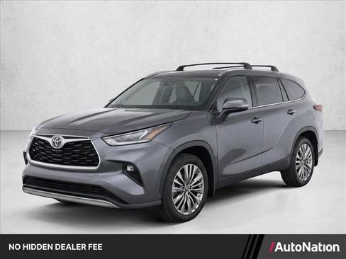 Used 2024 Toyota Highlander Platinum AWD/4WD image 1