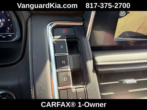 Used 2023 Chevrolet Suburban Premier image 23