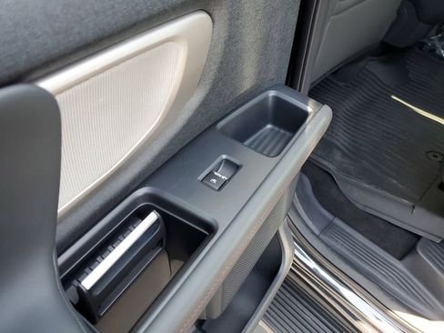 New 2025 Ford Expedition Active AWD/4WD image 11