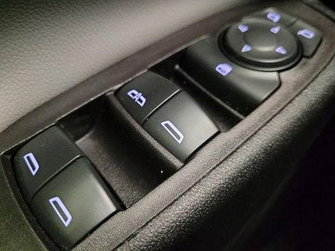 Used 2020 Chevrolet Equinox LT image 27