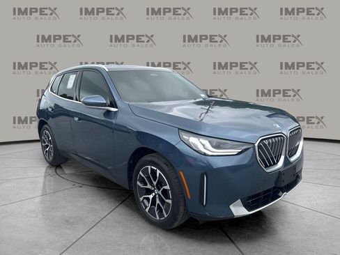 Used 2025 BMW X3 xDrive30i AWD/4WD image 4