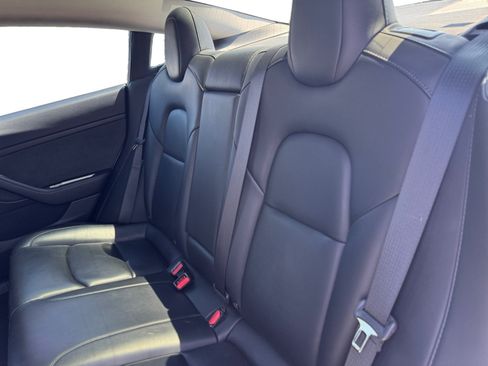 Used 2022 Tesla Model 3 Standard Range RWD image 13