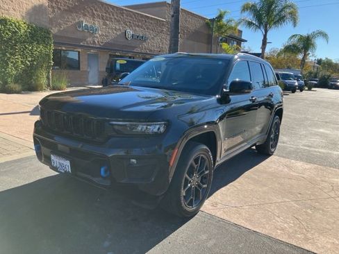Used 2023 Jeep Grand Cherokee 30th Anniversary image 5
