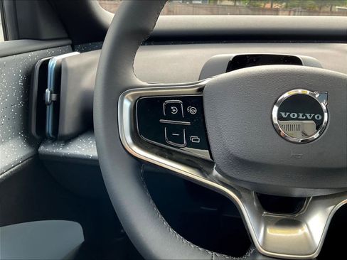 New 2026 Volvo EX30 Ultra w/ Protection Package Premier image 17