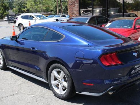 Used 2018 Ford Mustang Coupe RWD image 5