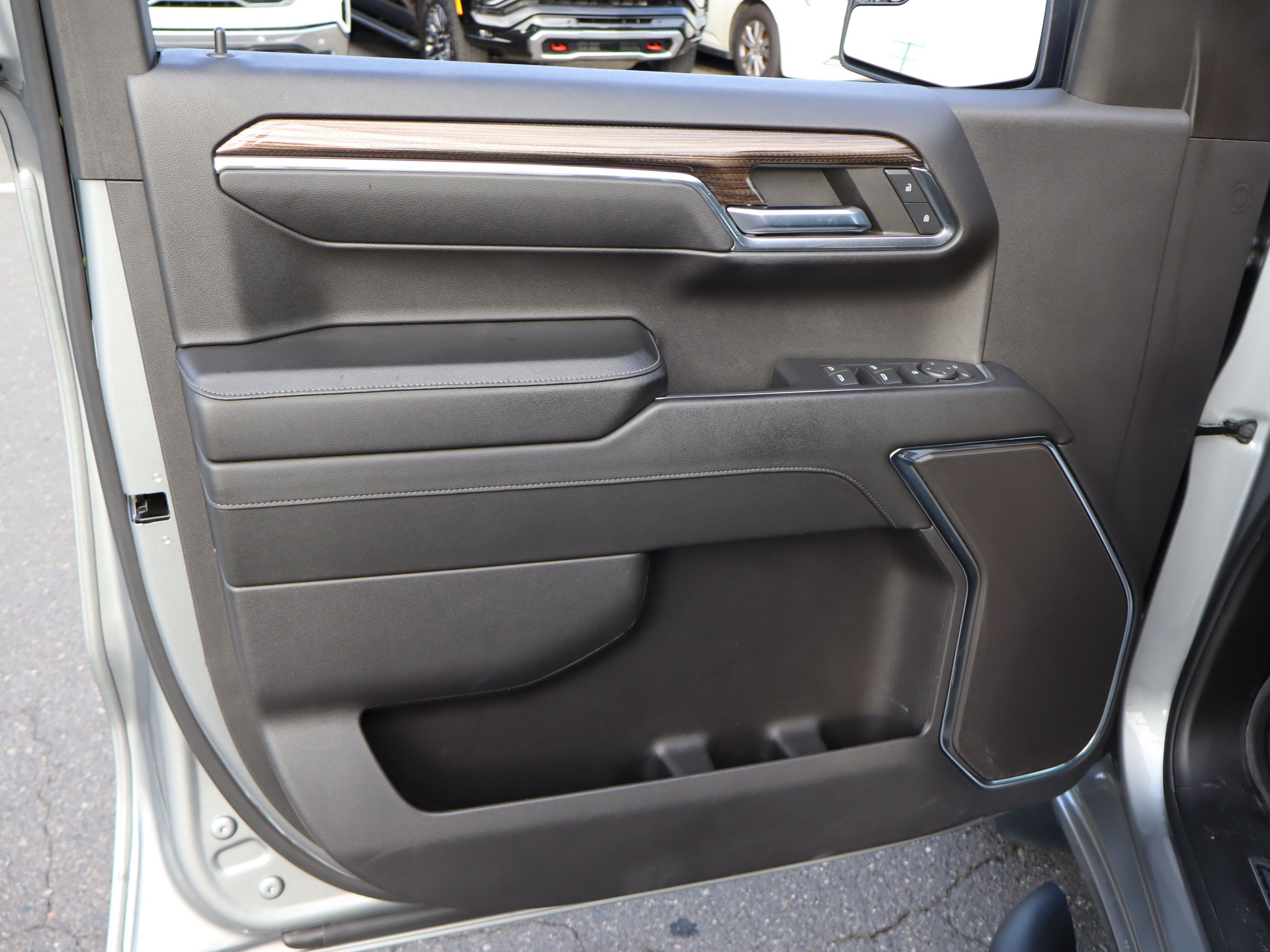 Used 2024 Chevrolet Silverado 1500 RST w/ Z71 Off-Road Package AWD/4WD image 17