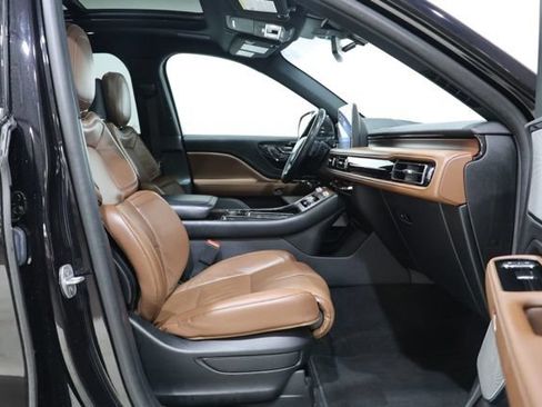 Used 2023 Lincoln Aviator Reserve w/ Equipment Group 201A AWD/4WD image 43