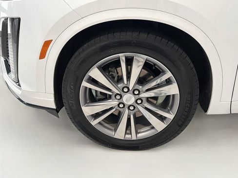 Certified 2024 Cadillac XT6 Premium Luxury w/ LPO, Floor Liner Package AWD/4WD image 29