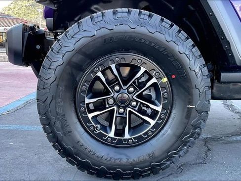 New 2026 Jeep Wrangler Unlimited Rubicon w/ Technology Group image 10