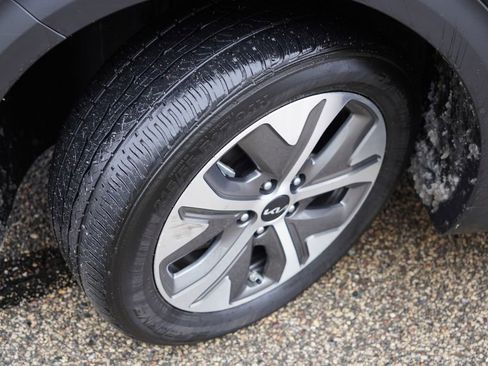 Certified 2022 Kia Niro EX Premium w/ Cold Weather Package image 13