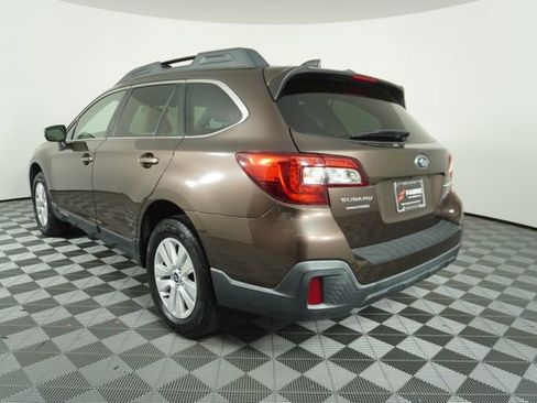 Used 2019 Subaru Outback 2.5i Premium image 5