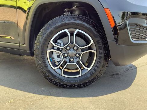 New 2023 Jeep Grand Cherokee Trailhawk w/ Luxury Tech Group III image 3