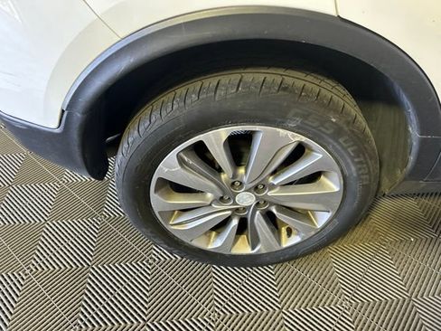 Used 2020 Buick Encore Preferred FWD image 39
