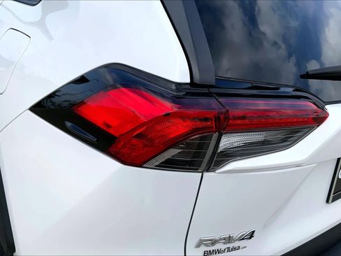 Used 2022 Toyota RAV4 XLE AWD/4WD image 27