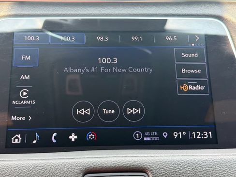 Used 2023 Cadillac XT4 Sport FWD image 28