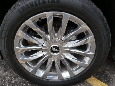 Used 2023 Cadillac Escalade ESV Premium Luxury image 39