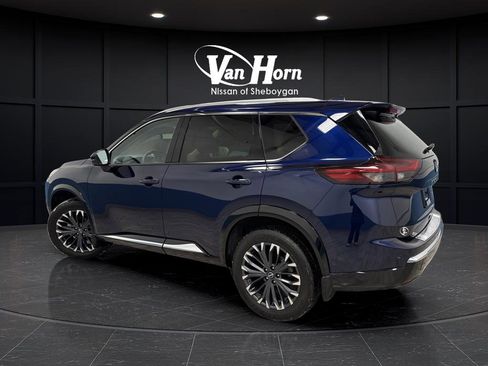 Used 2024 Nissan Rogue Platinum w/ Platinum Premium Package image 3