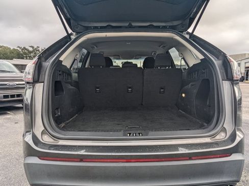 Used 2018 Ford Edge SE image 14