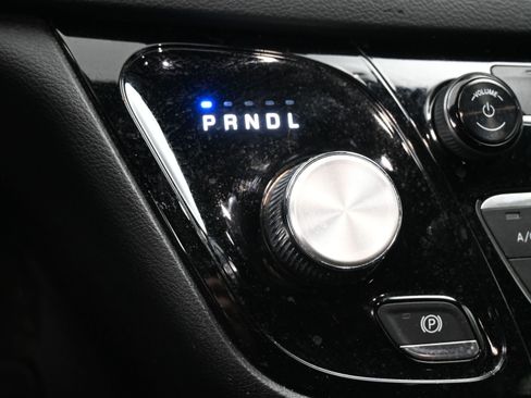 Used 2018 Chrysler Pacifica Touring Plus w/ S Appearance Package image 15