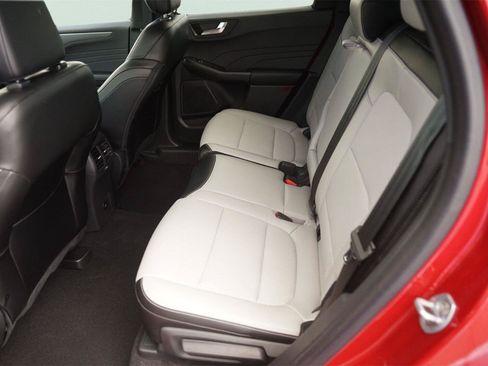 Used 2024 Ford Escape SE FWD image 12