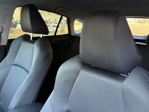 Certified 2021 Toyota Venza LE w/ Carpet Mat Package (TMS) image 21