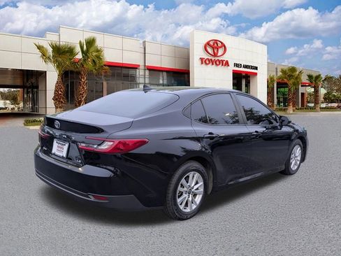 Certified 2025 Toyota Camry LE image 5