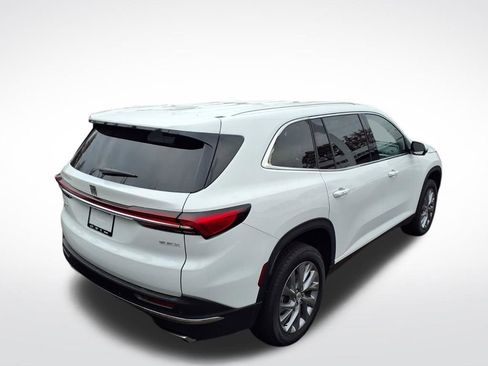 Used 2025 Buick Enclave Preferred w/ Power Package image 5