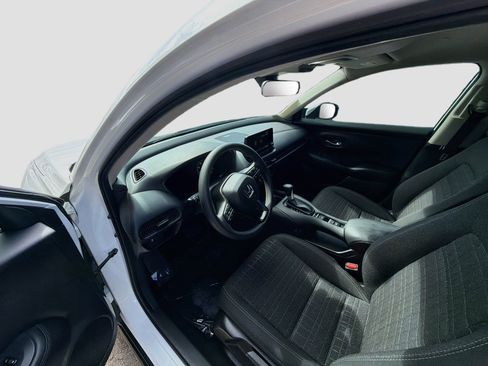 Used 2025 Honda HR-V LX image 9