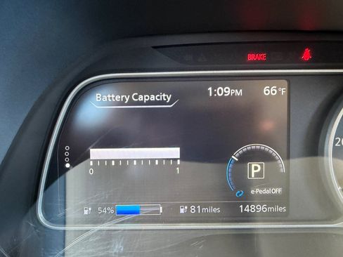 Used 2025 Nissan Leaf S FWD image 14
