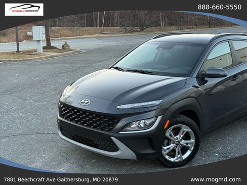 Used 2022 Hyundai Kona SEL FWD image 2