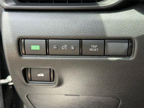 Used 2024 Nissan Sentra S FWD image 17