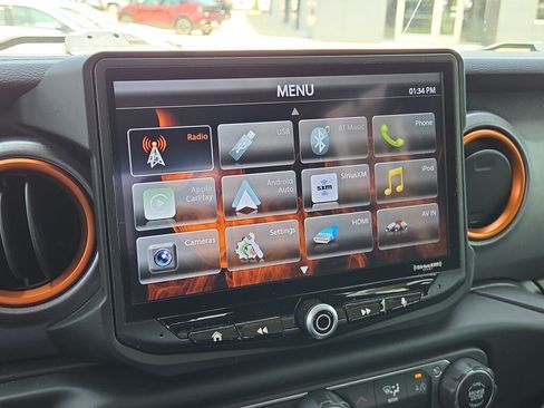 Used 2021 Jeep Gladiator Mojave AWD/4WD image 25