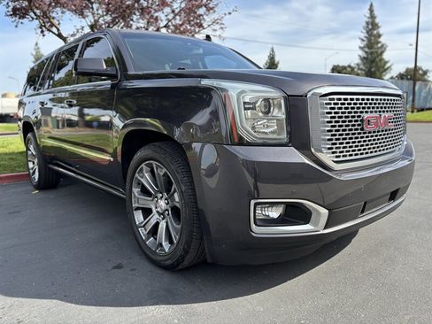 Used 2015 GMC Yukon XL Denali w/ Premium Package AWD/4WD image 2