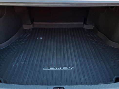 Used 2021 Toyota Camry LE image 20