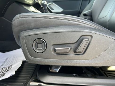 Used 2021 Audi Q3 2.0T Premium w/ Convenience Package AWD/4WD image 17