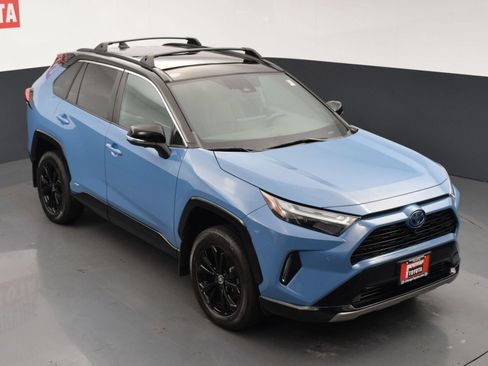 Used 2024 Toyota RAV4 XSE w/ Advanced Technology Package AWD/4WD image 28