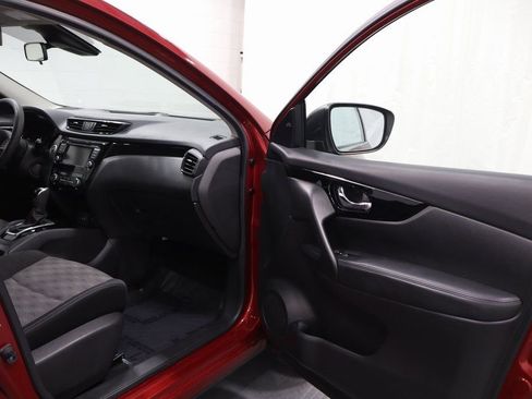 Used 2019 Nissan Rogue Sport SV image 14