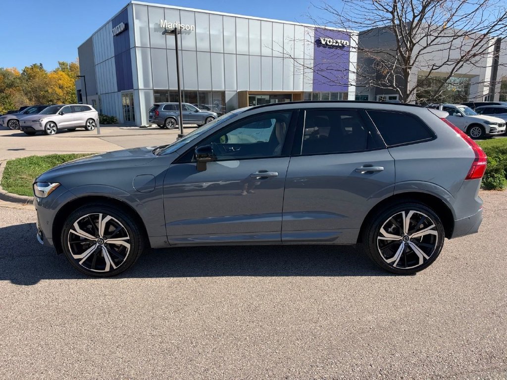 Certified 2024 Volvo XC60 T8 Ultimate w/ Protection Package Premier AWD/4WD image 2