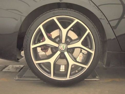 Used 2020 Alfa Romeo Giulia Ti w/ Nero Edizione image 12