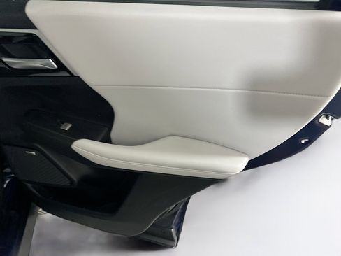 Used 2025 Mitsubishi Outlander SE image 30