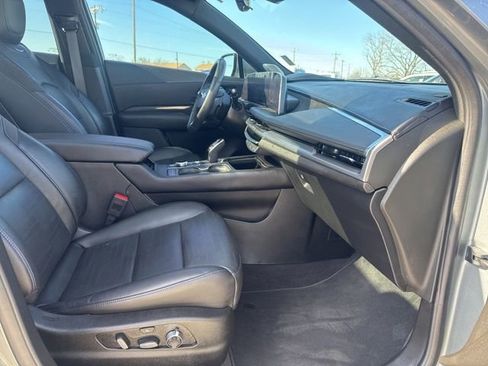 Used 2024 Cadillac XT4 Sport image 23