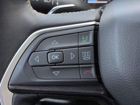 Used 2021 Jeep Grand Cherokee L Laredo AWD/4WD image 25