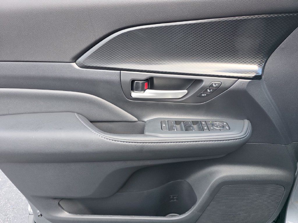 New 2026 Toyota Grand Highlander AWD Hybrid image 28