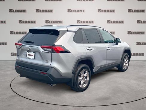 Used 2022 Toyota RAV4 XLE AWD/4WD image 5