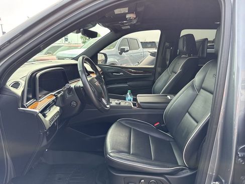 Used 2021 Cadillac Escalade Premium Luxury AWD/4WD image 6