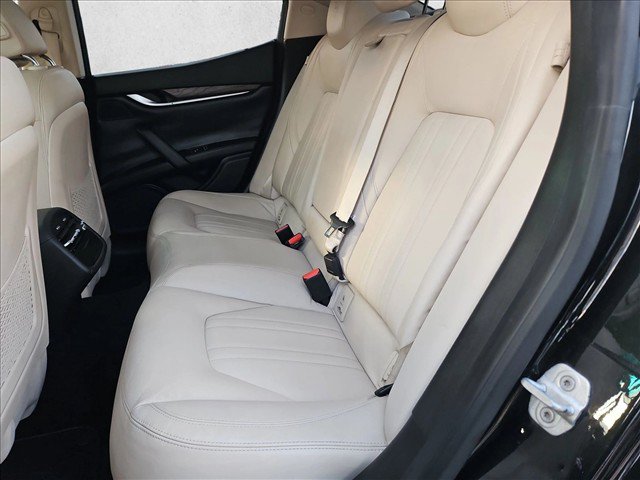 Used 2015 Maserati Ghibli S Q4 AWD/4WD image 20